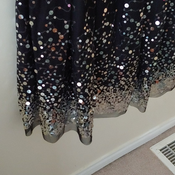 Black Cocktail Dress with Sparkle Detail - Picture 5 of 6